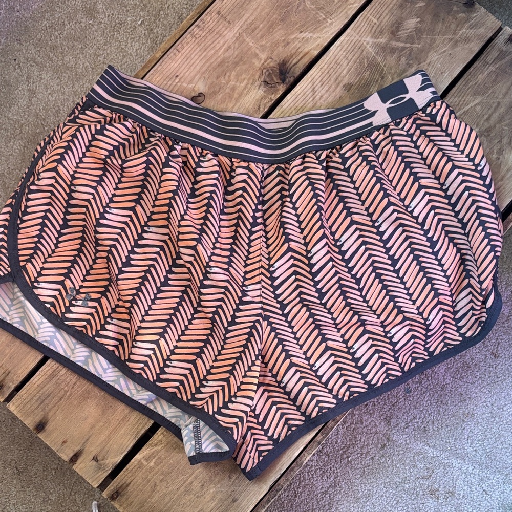 Under Armour Orange/Salmon Chevron-Print Women's Athletic Shorts, Size S/M